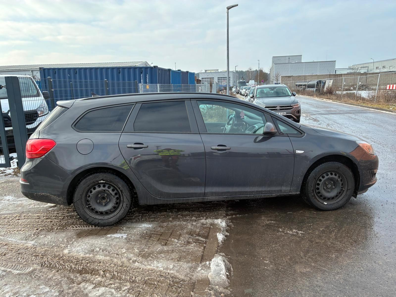 Opel Astra 2015 — photo 18