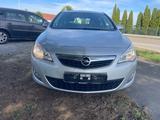Opel Astra 1.6 Selection - Opel Astra aus 2010: 1.6
