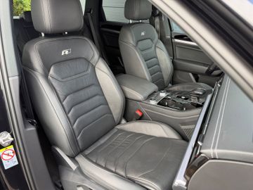 Volkswagen Touareg - 11