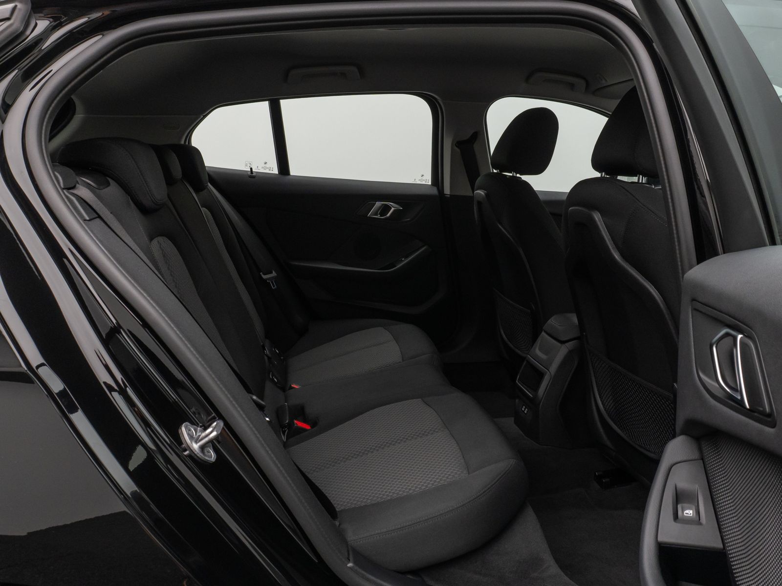 Fahrzeugabbildung BMW 118i Kamera DAB CockPitPro Geschwindigkeitsr LED