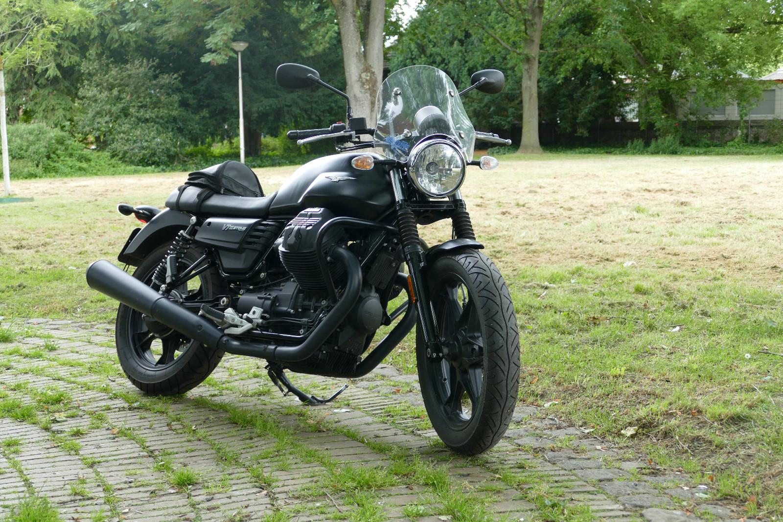 Moto Guzzi V 7 III Stone  E 4  Scheibe & Sturzbügel