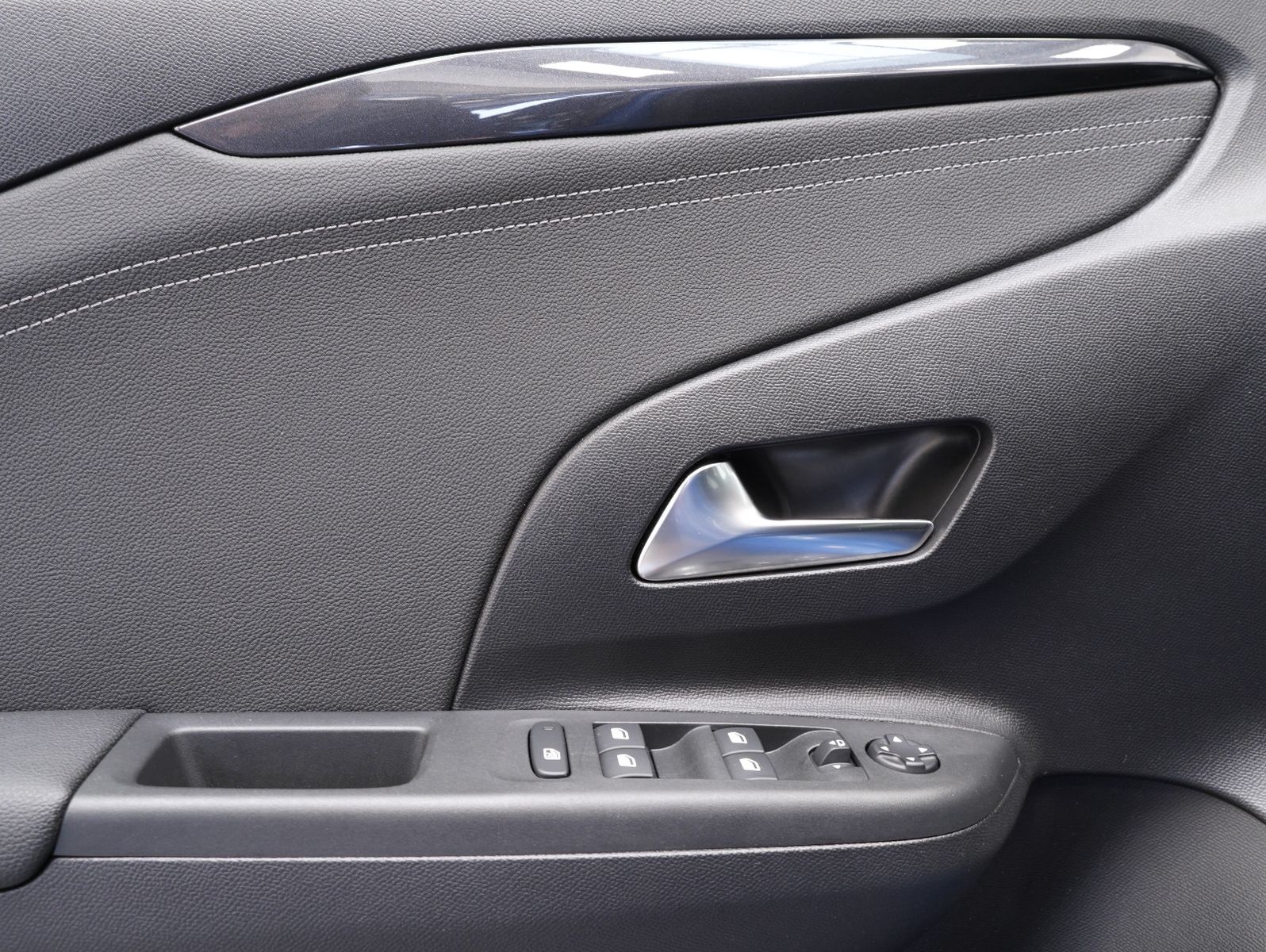 Fahrzeugabbildung Opel Corsa F e Elegance LED/CARPLAY/DAB/11KW