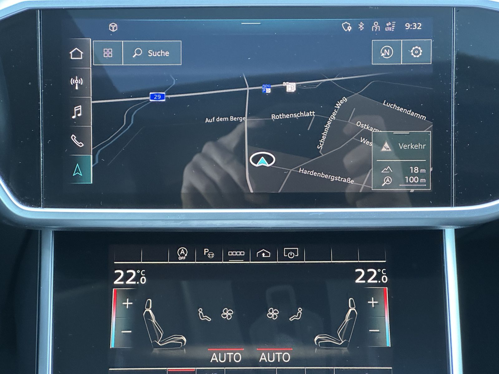Fahrzeugabbildung Audi A6 Avant 55 TFSI Quattro Sport NAV+LED+AHK+PANO