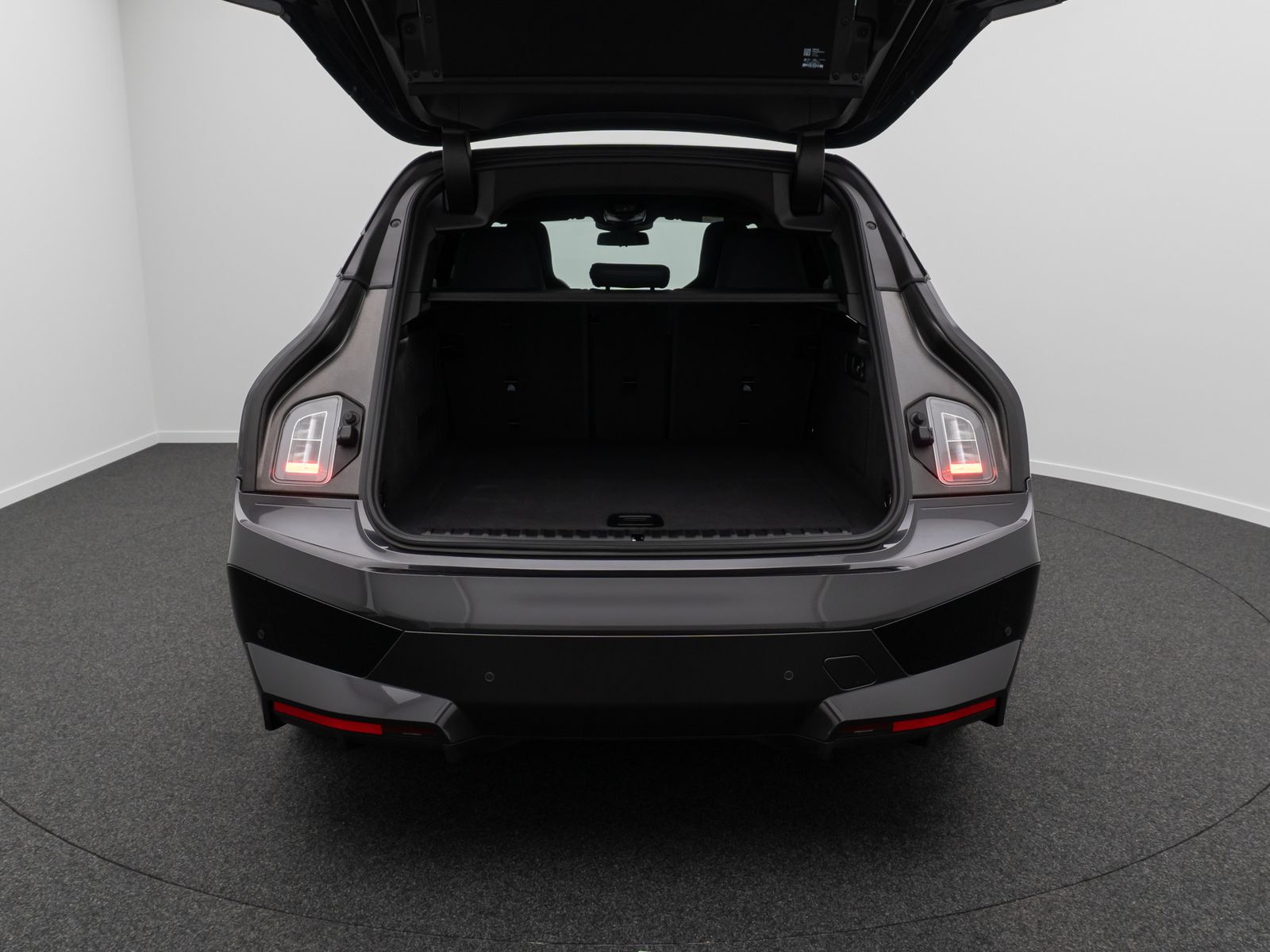 Fahrzeugabbildung BMW iX xD40 Sportpaket DAB SkyLounge 360° AHK 22Zoll