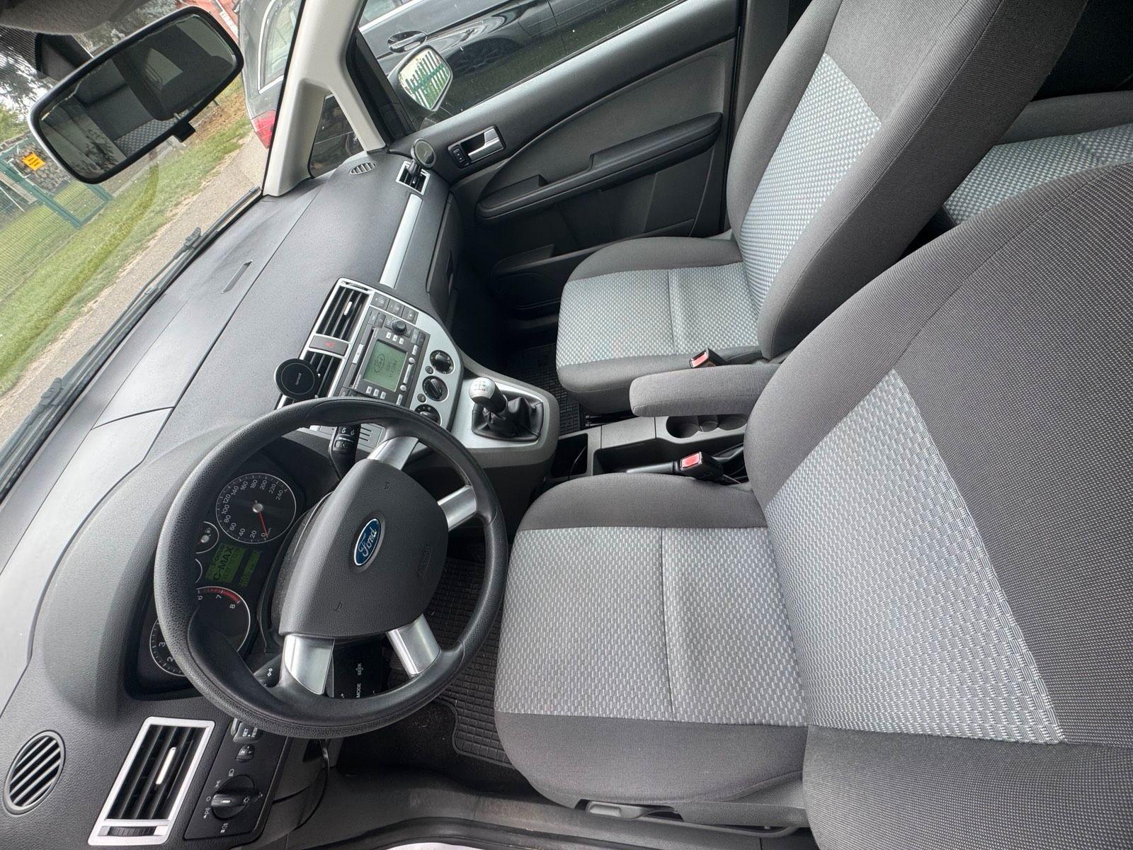 Ford Focus 2007 — салон