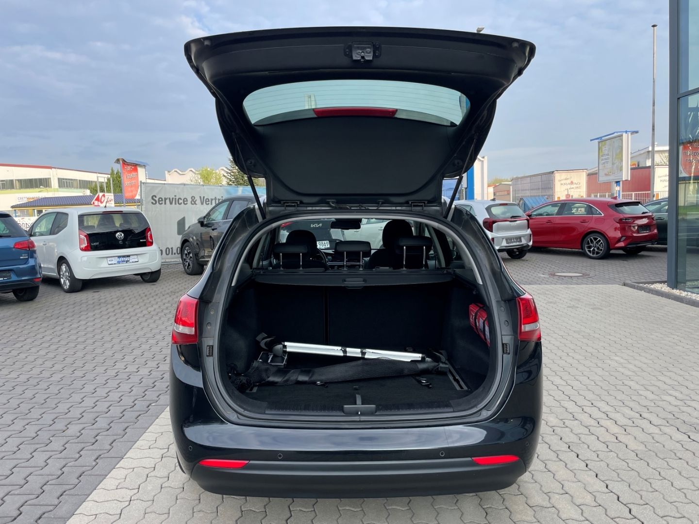 Fahrzeugabbildung Kia Ceed_sw Spirit Kamera totWinkAss SpurhalteAss