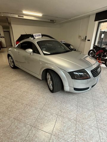 Audi TT S-LINE