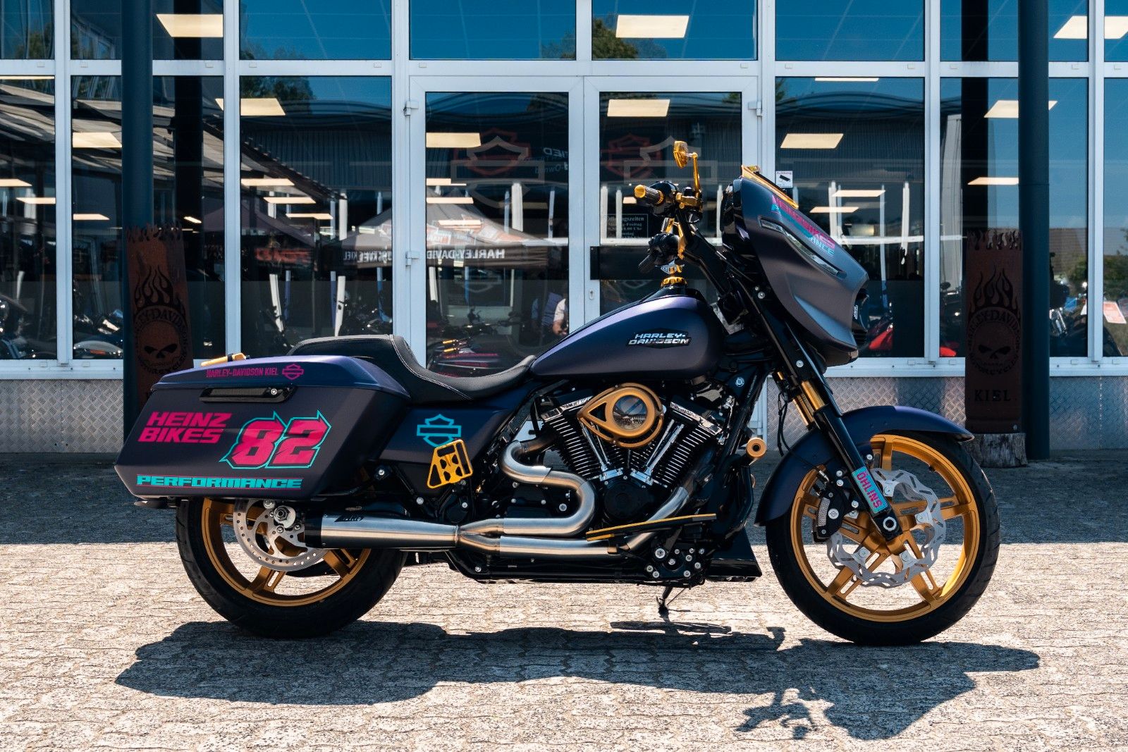 Fahrzeugabbildung Harley-Davidson Street Glide FLHX 117 x HeinzBikes MIAMI CALLING
