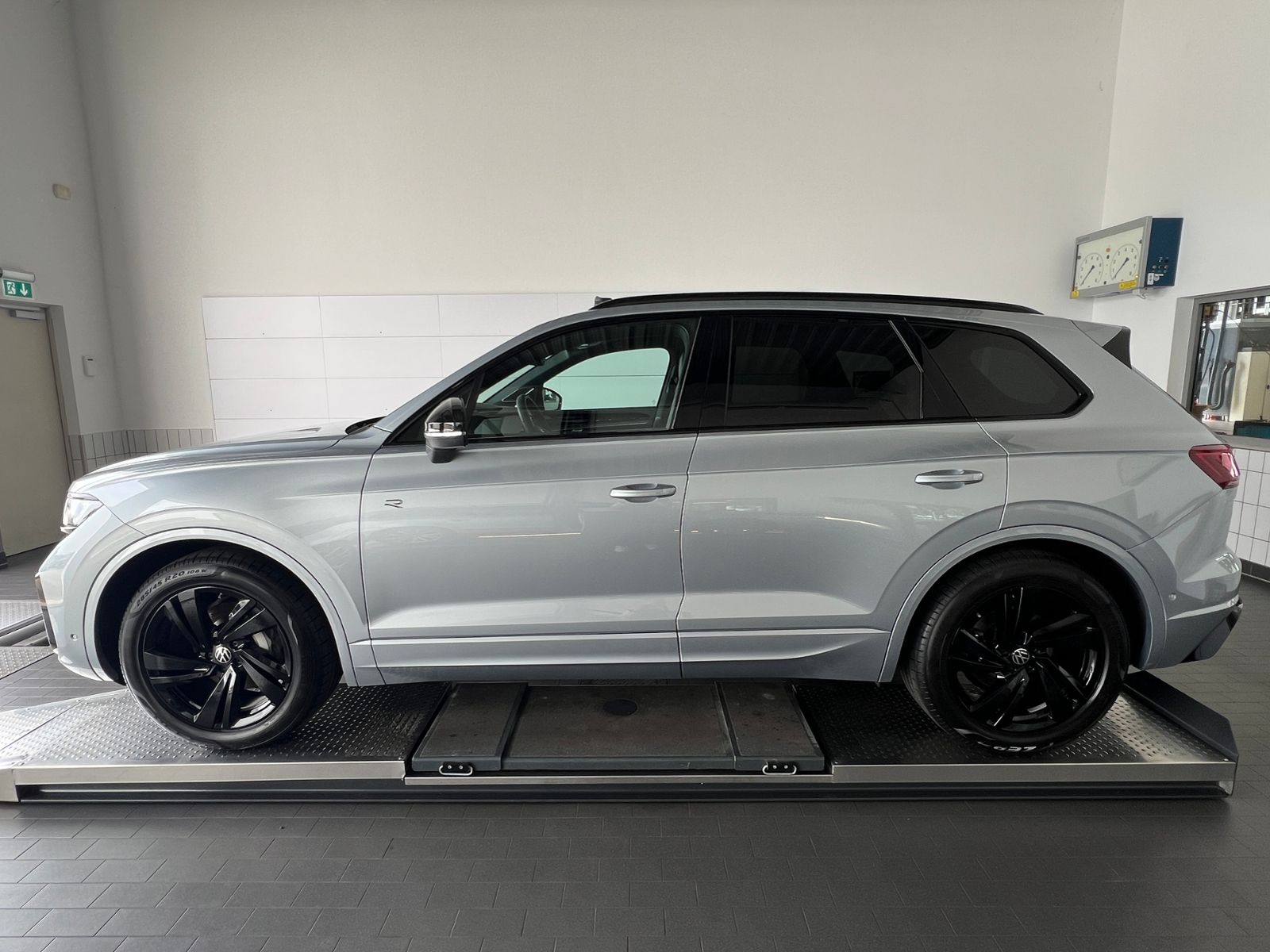 Fahrzeugabbildung Volkswagen Touareg R-Line 3.0 TDI *BlackStyle, AHK, Luft, P