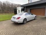 Mercedes-Benz S 560 4MATIC L - - Mercedes-Benz S 560 mit Benzin-Antrieb: Automatik