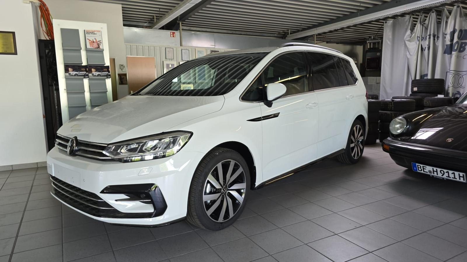 Volkswagen Touran Highl R-Line 7 Sitze AHK ACC Lane Side
