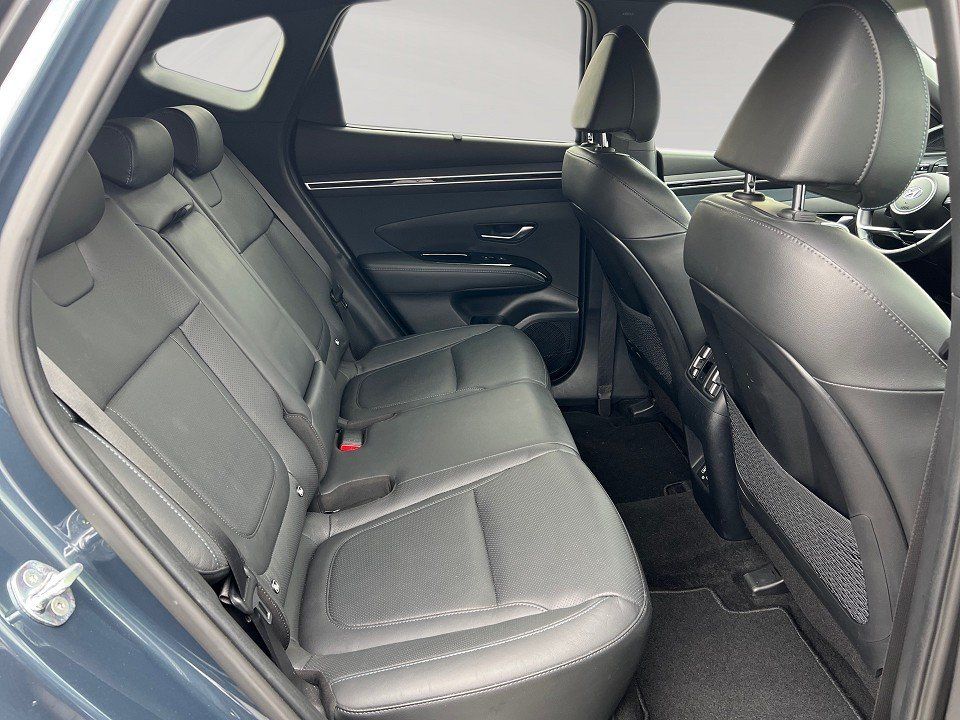 Fahrzeugabbildung Hyundai TUCSON PHEV 1.6 T-GDi 265PS 6-AT 4WD PRIME-Paket