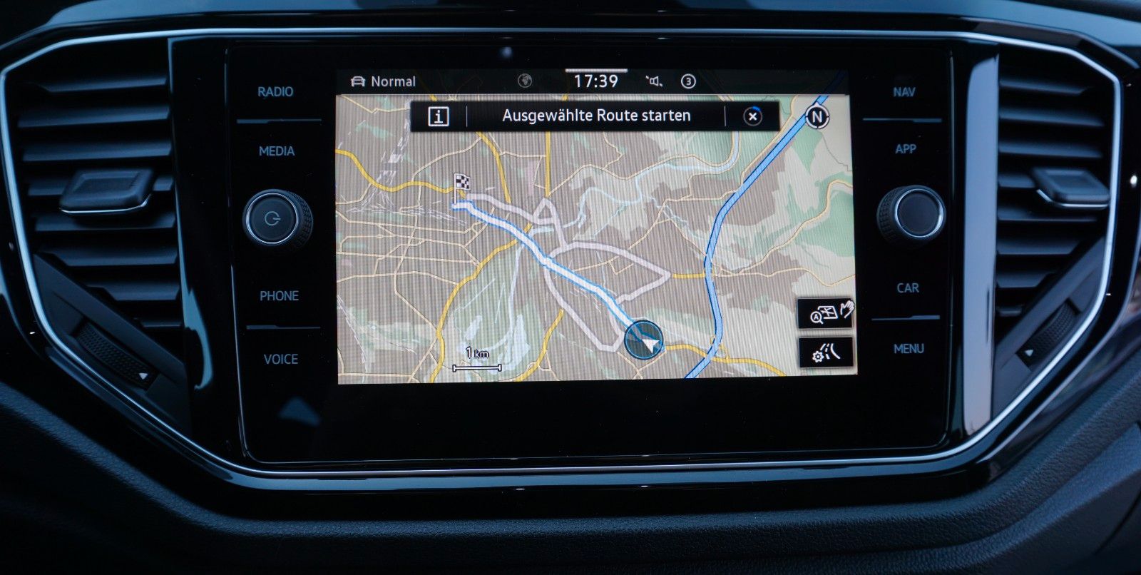 Fahrzeugabbildung Volkswagen T-Roc Sport 4Motion, Kamera, Navi, Pano, Black