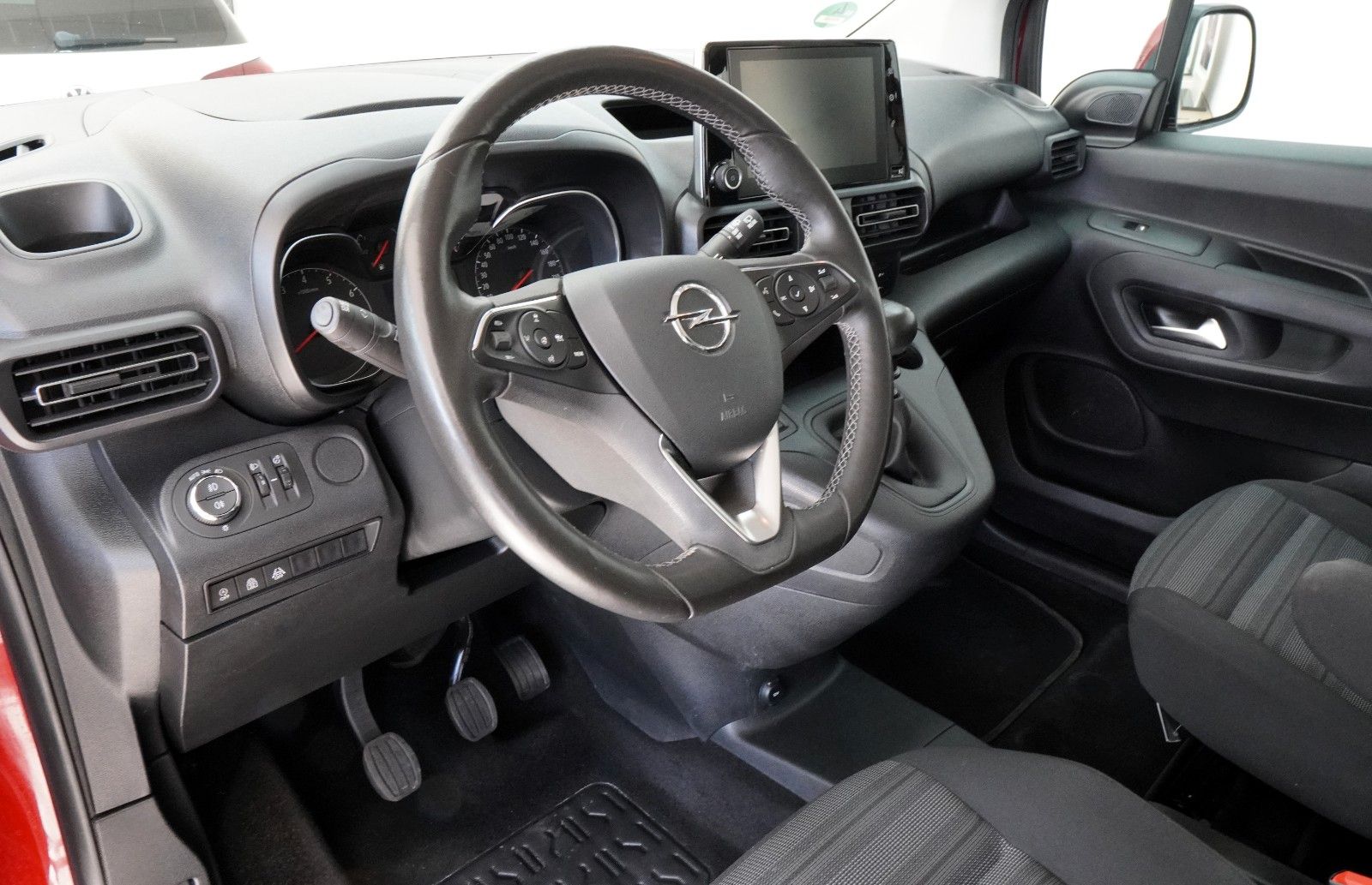 Fahrzeugabbildung Opel Combo Life E Edition *1.Hand*Navi*Pano*Carplay*