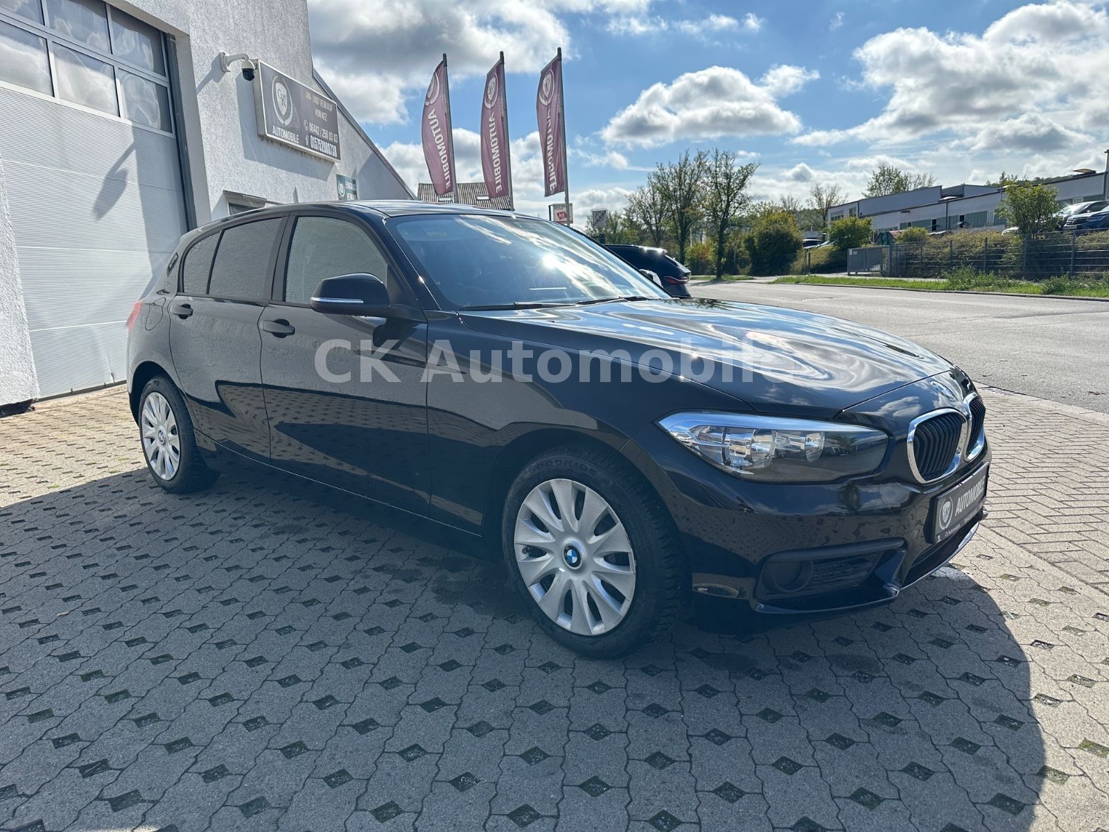 Fahrzeugabbildung BMW 118i Lim. 5-trg. /Klimaautomatik/SHZ/PDC