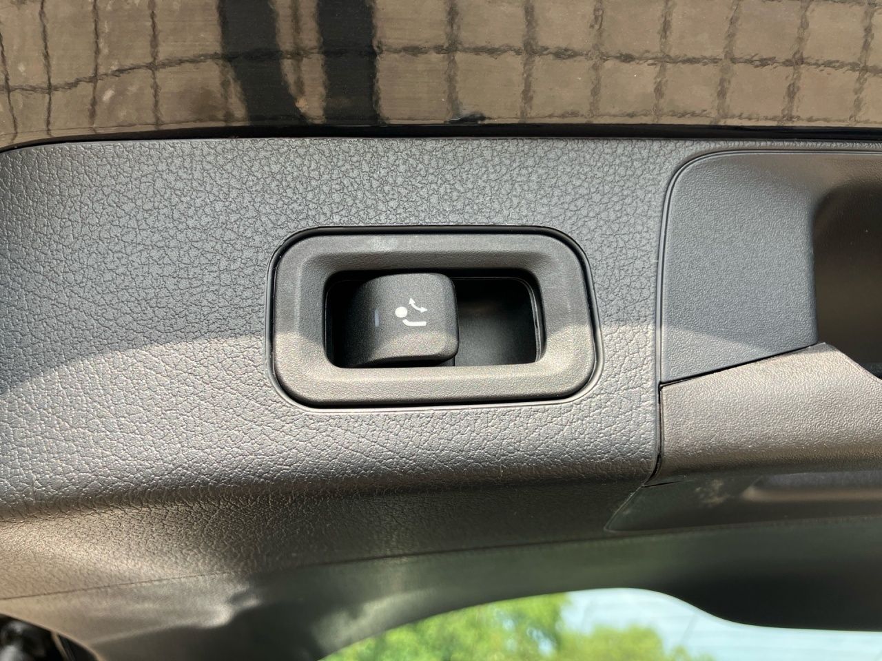 Fahrzeugabbildung Mercedes-Benz GLB 220 4M LENKRADHEIZ+SITZKOMFORT+KAMERA+