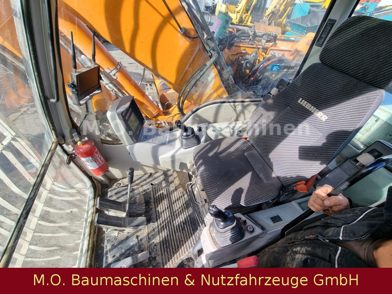 Fahrzeugabbildung Liebherr 934 C LC Litronic / AC / SW / ZSA /