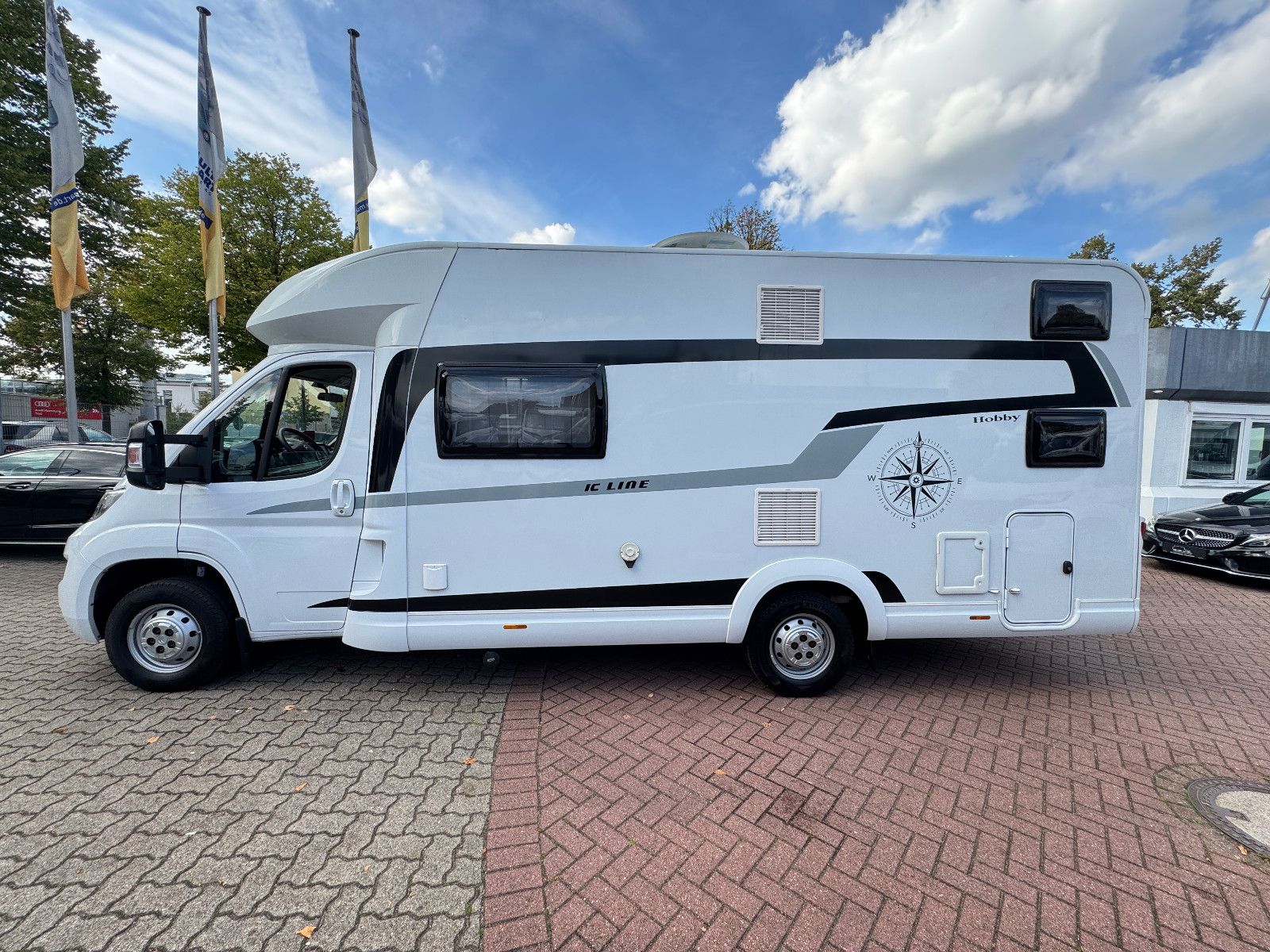 Fahrzeugabbildung Hobby T 65 HKM OPTIMA ON TOUR IC-LINE MAXXAIR BEARLOCK