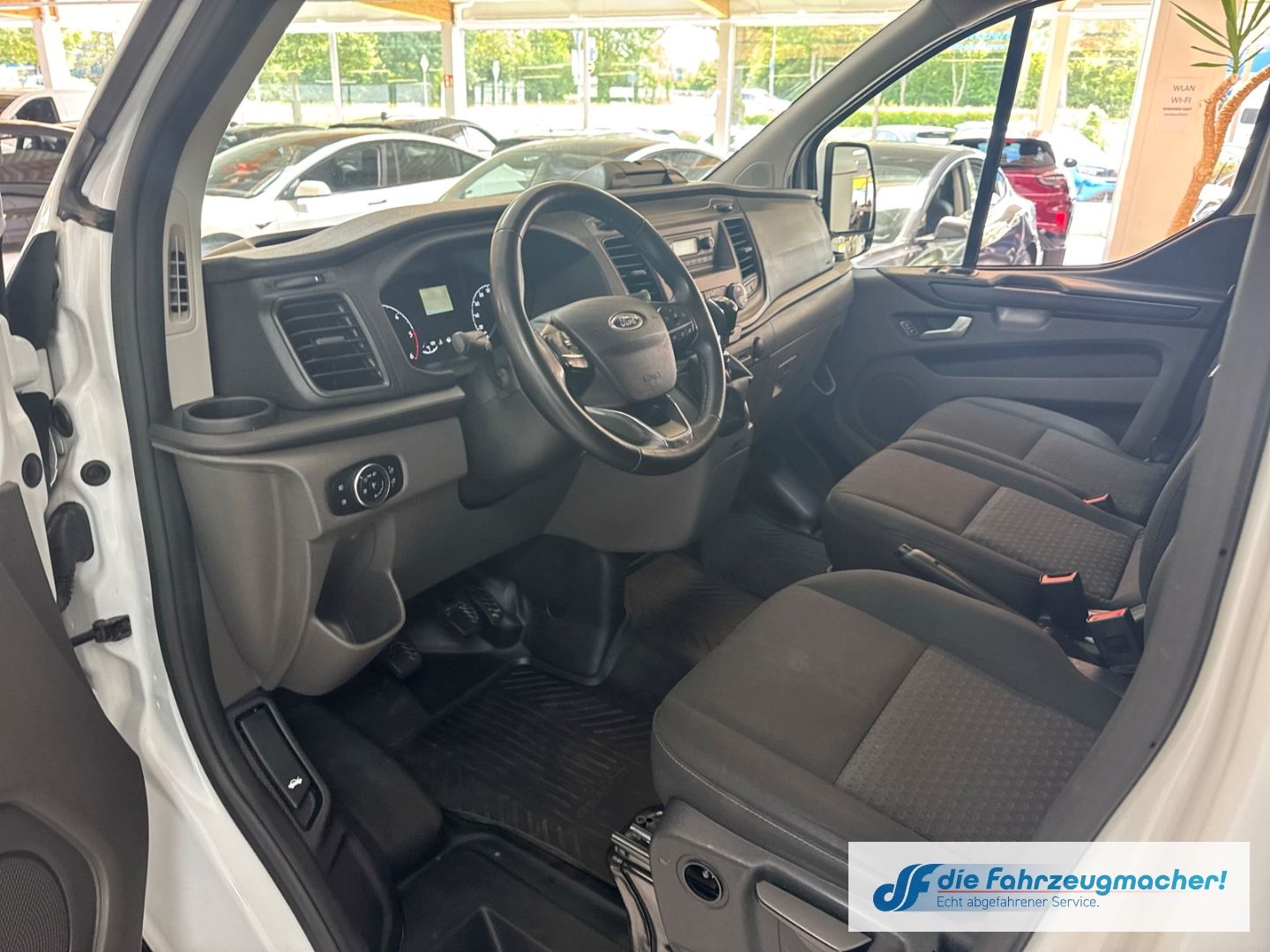 Fahrzeugabbildung Ford Transit Custom Kasten 320 L2 Trend 2.0 TDCi DAB