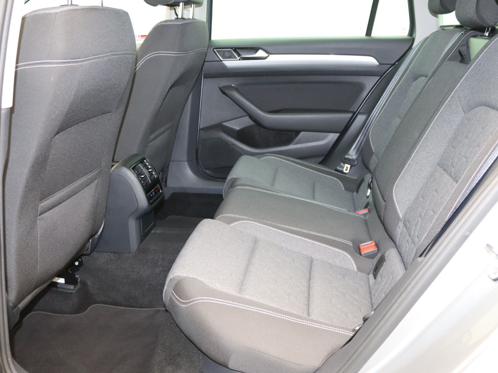 Volkswagen Passat Variant - Bild 16