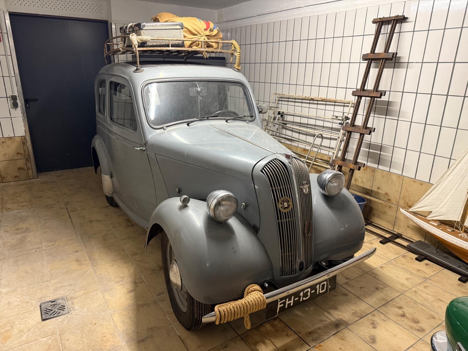 Andere Standard Eight Bj.47 Portugal Import