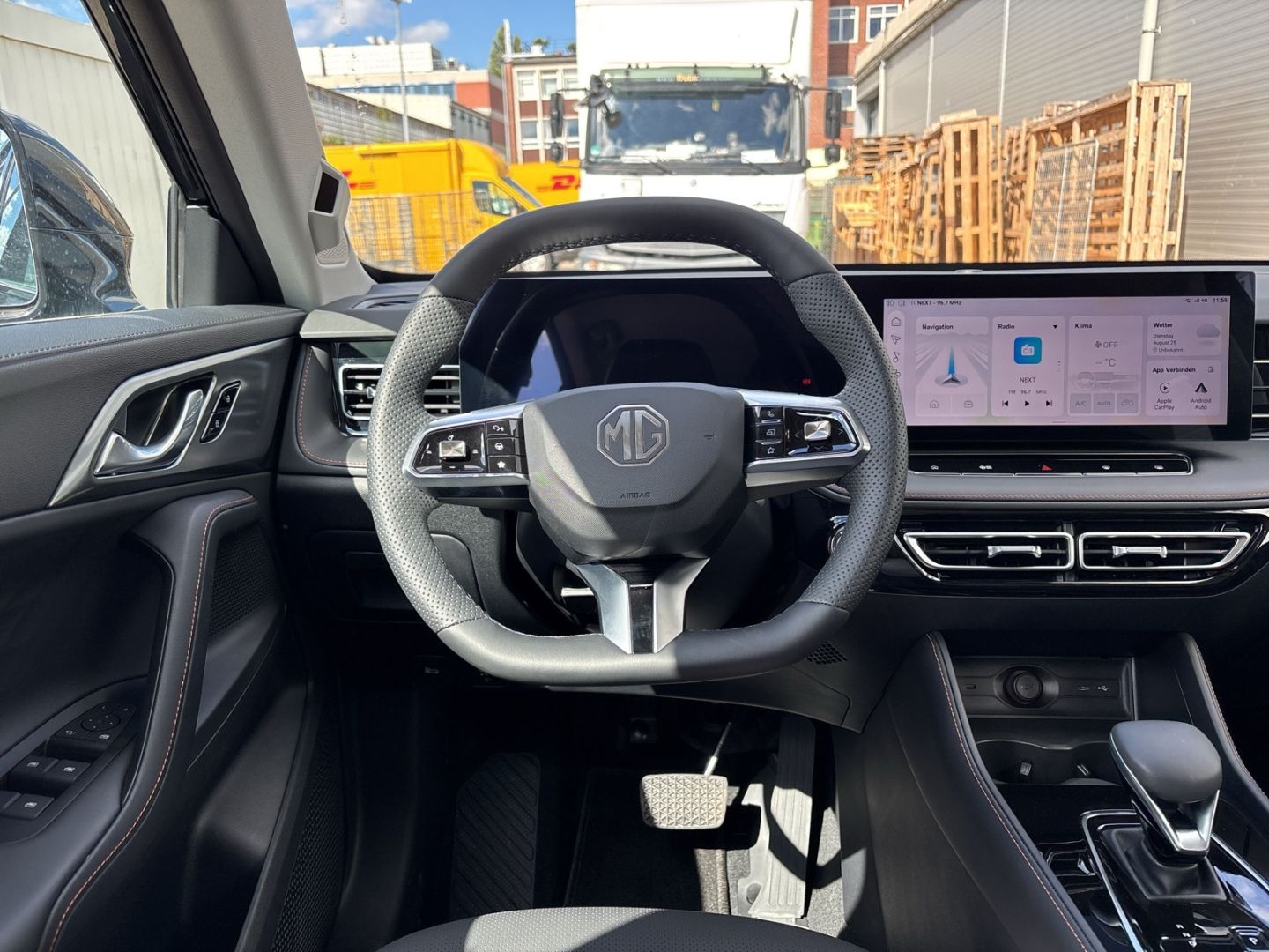 Fahrzeugabbildung MG HS Hybrid+ Luxury MY25.5  TOP FINANZ*  Angebot