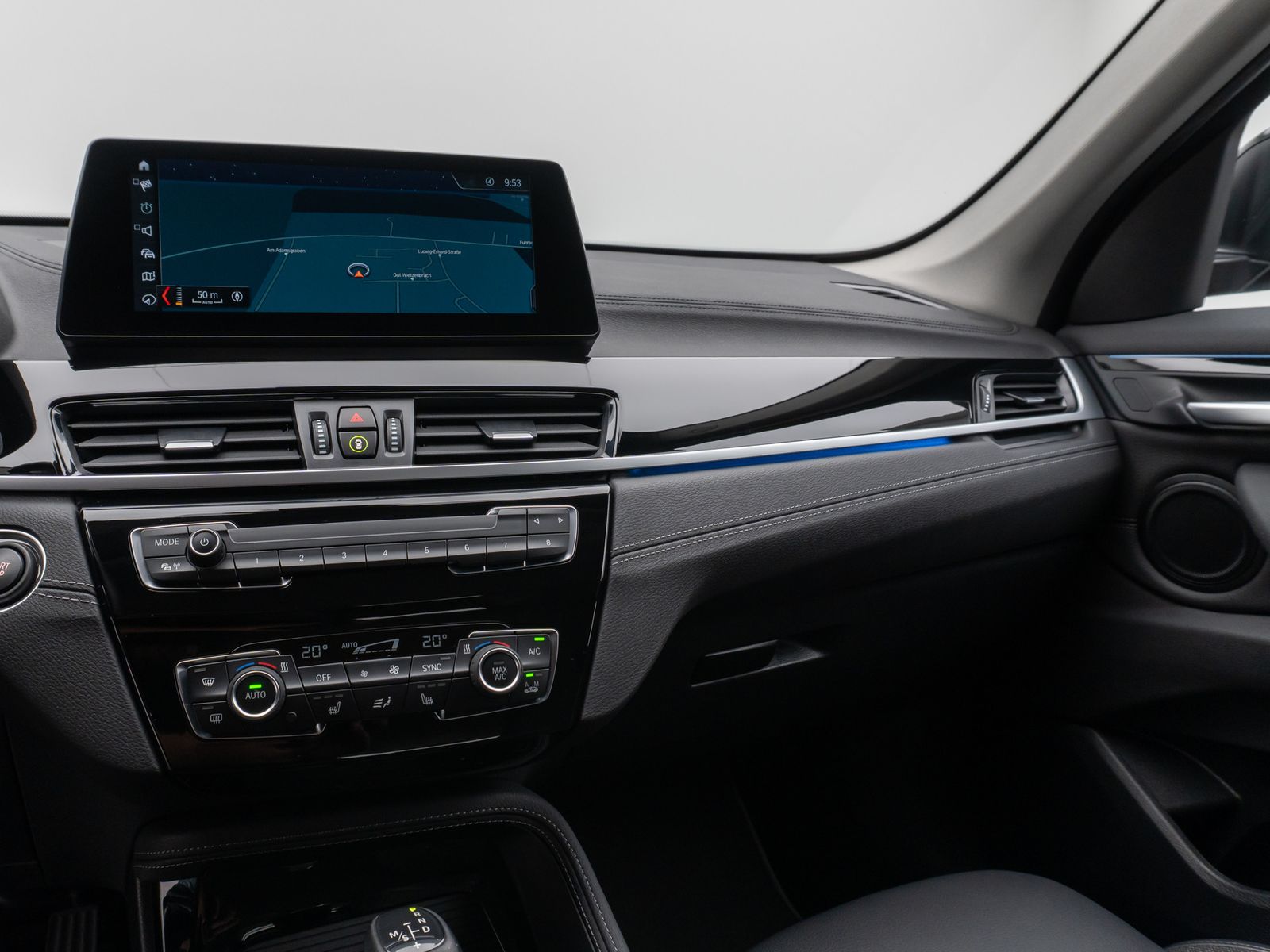 Fahrzeugabbildung BMW X1 xD25e Sport Line Kamera HUD DAB HiFi Komfort