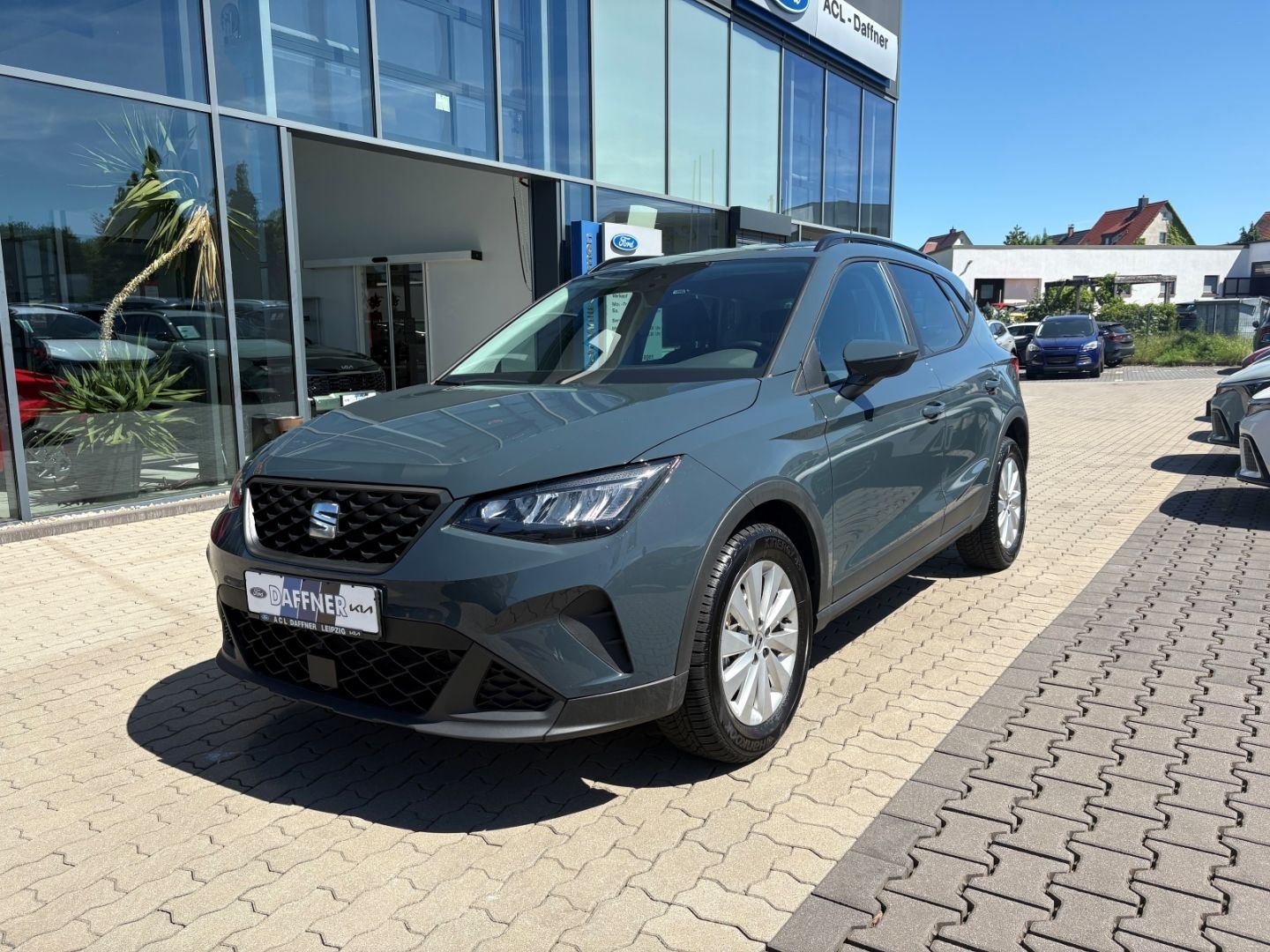 Fahrzeugabbildung SEAT Arona Style Navi Digitales Cockpit LED Apple Car