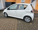 Toyota !ToP AnGeBoT!  Sitzheizung, TÜV, super Zustand  - Toyota Aygo (X) in Saarbrücken