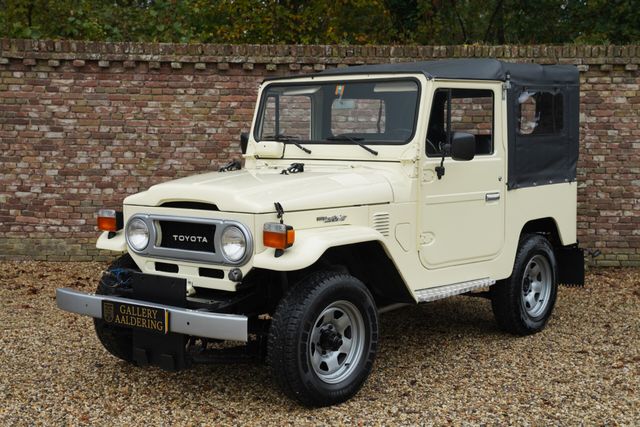 Toyota Land Cruiser FJ40 Soft top PETROL Striking examp