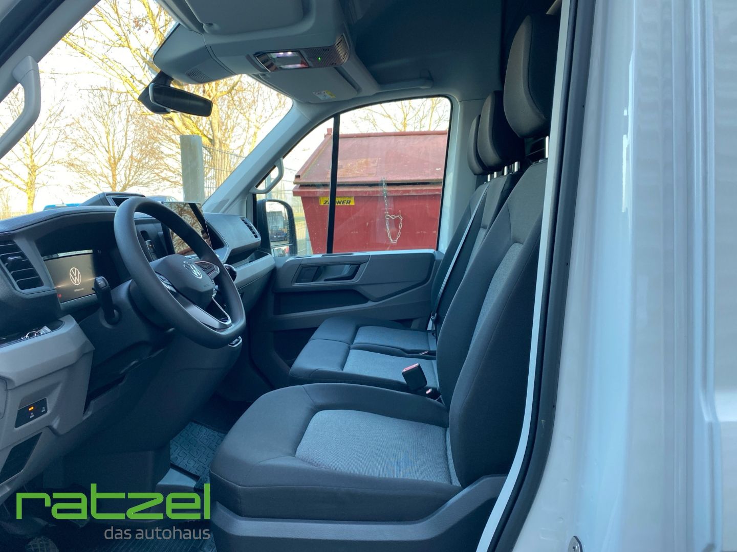 Fahrzeugabbildung Volkswagen Crafter 35 HD Kasten MR -36% auf UPE