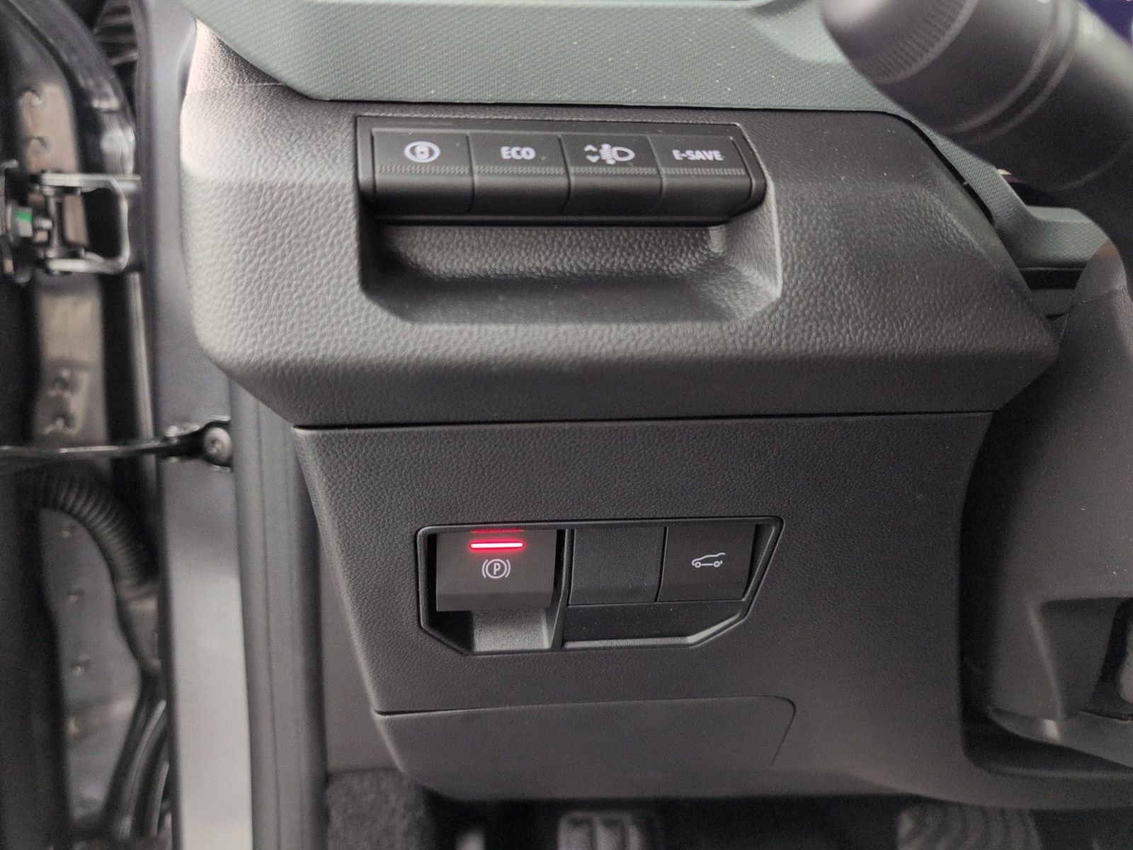 DACIA Bigster Extreme Hybrid 155 Zweifarblackierung – Bild 37