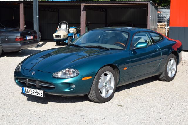 Jaguar XK8 Coupe