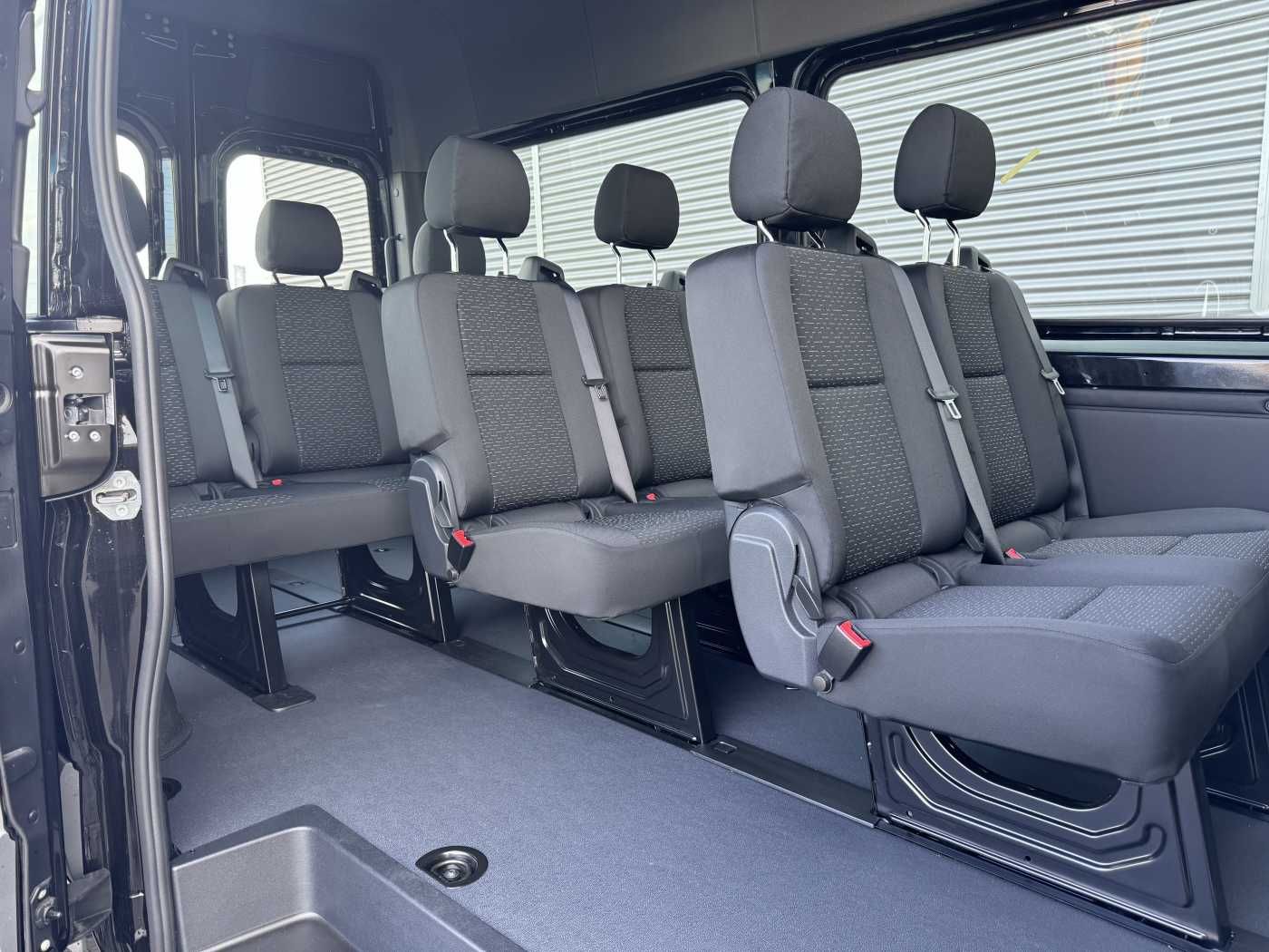 Fahrzeugabbildung Mercedes-Benz Sprinter 319 CDI 4x4 Tourer AHK Dachklima LED