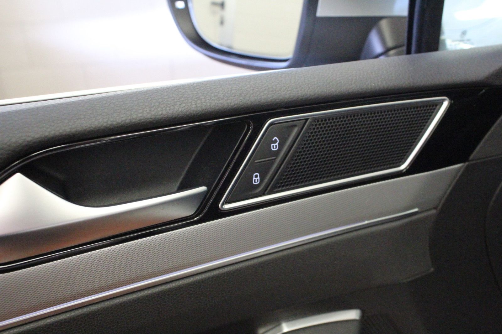 Fahrzeugabbildung Volkswagen Passat Variant 1.8 TSI DSG Comfortline Variant