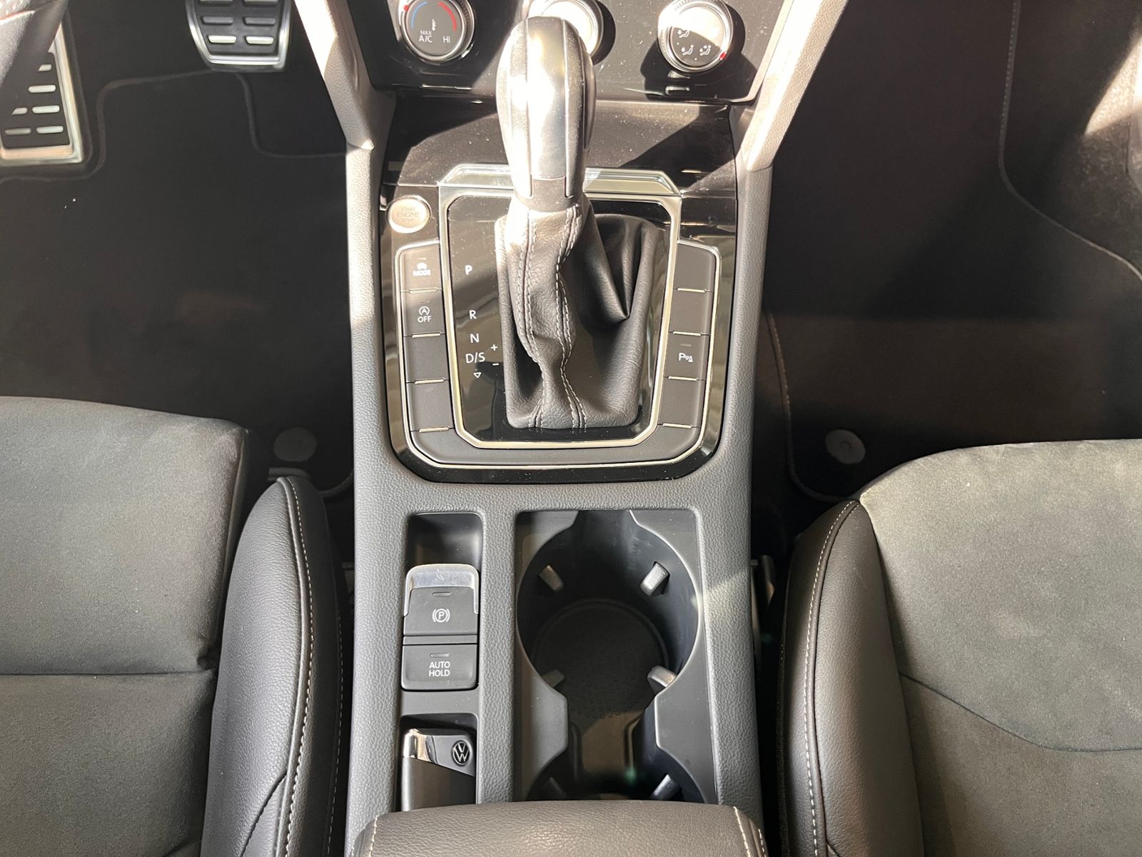 Fahrzeugabbildung Volkswagen Arteon R-Line KLIMA LED NAVI ALU