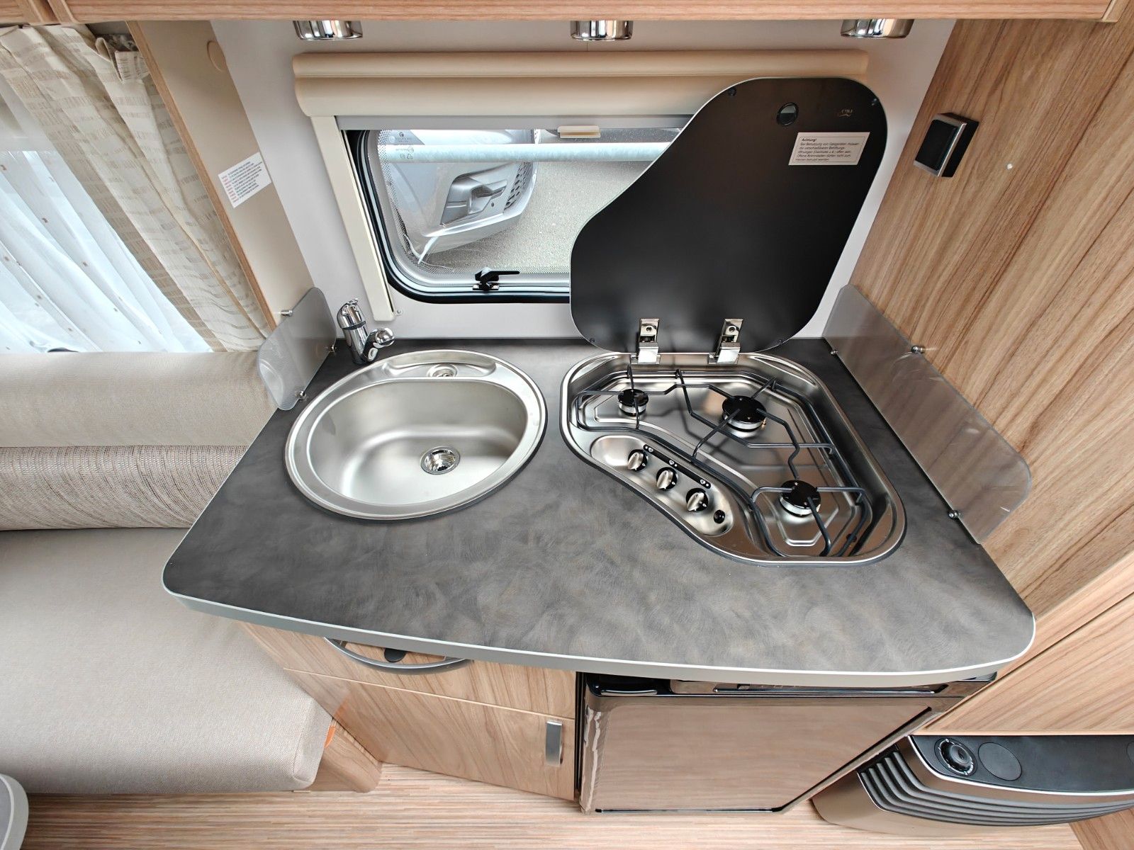 Fahrzeugabbildung HYMER / ERIBA / HYMERCAR Feeling 470 Elegance - JETZT 6.683€ SPAREN !!!