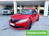 Lancia Ypsilon 1.0 FireFly Hybrid Ecochic Silver - Lancia Ypsilon Silver mit Hybrid-Antrieb (Benzin/Elektro)