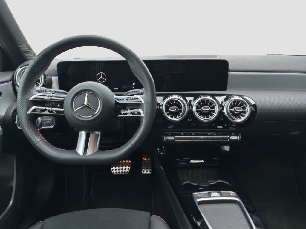 Fahrzeugabbildung Mercedes-Benz A 180 Kompaktlimousine AMG*PANO-SD*LED*DAB*K-GO*