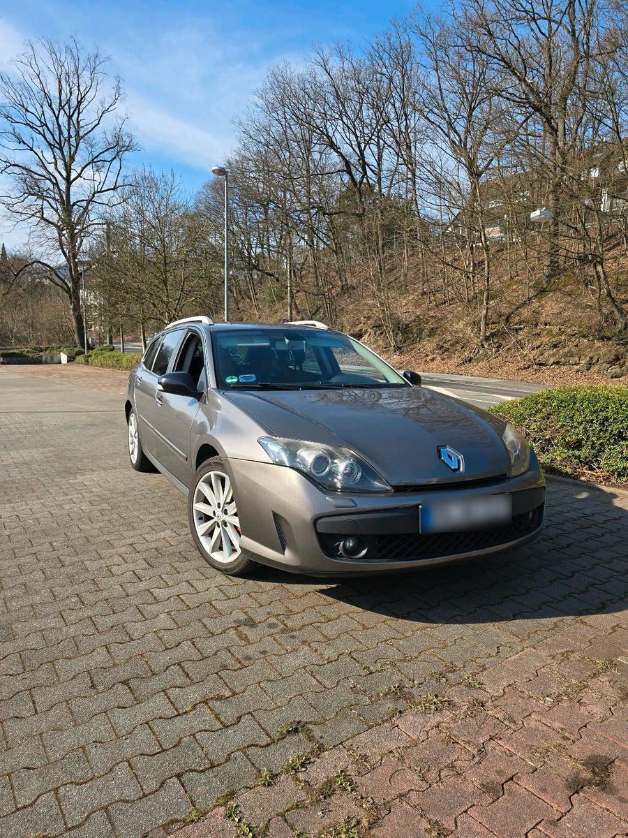 Renault Laguna 2010 — photo 15