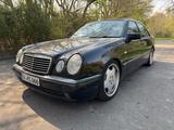 Mercedes-Benz E 55 AMG AMG - Mercedes-Benz E 55 AMG aus 1998