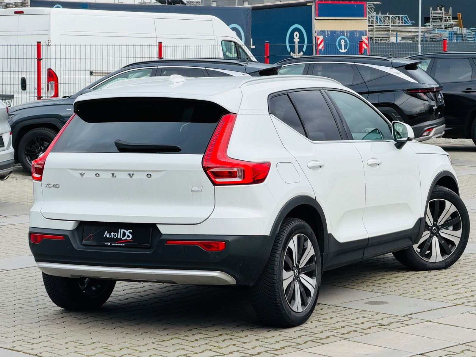 Volvo XC40 Core Recharge Plug-In Hybrid Standheizung foto 10