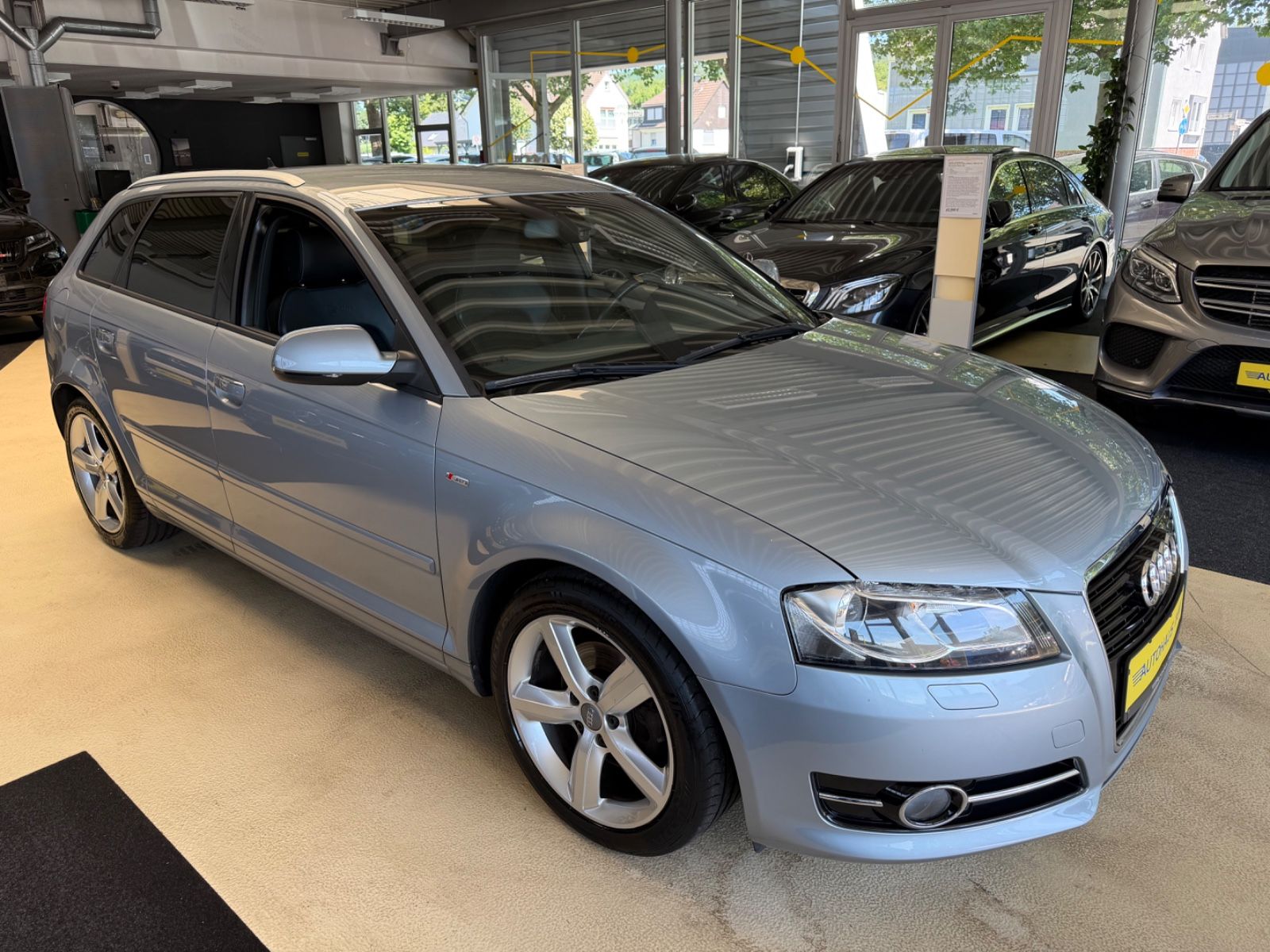 Fahrzeugabbildung Audi A3 Sportback 1.8 TFSI S line Sportpaket plus