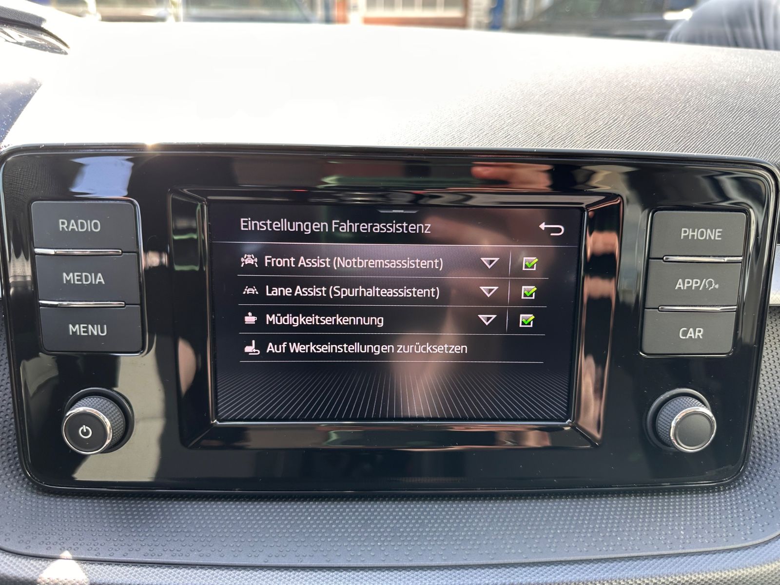 Fahrzeugabbildung SKODA Fabia 1.0 MPI Ambition APP/Klima/GJR