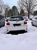 Toyota Auris Hybrid Life 1,8-l-VVT-i Life - Toyota Auris Gebrauchtwagen in Hamburg