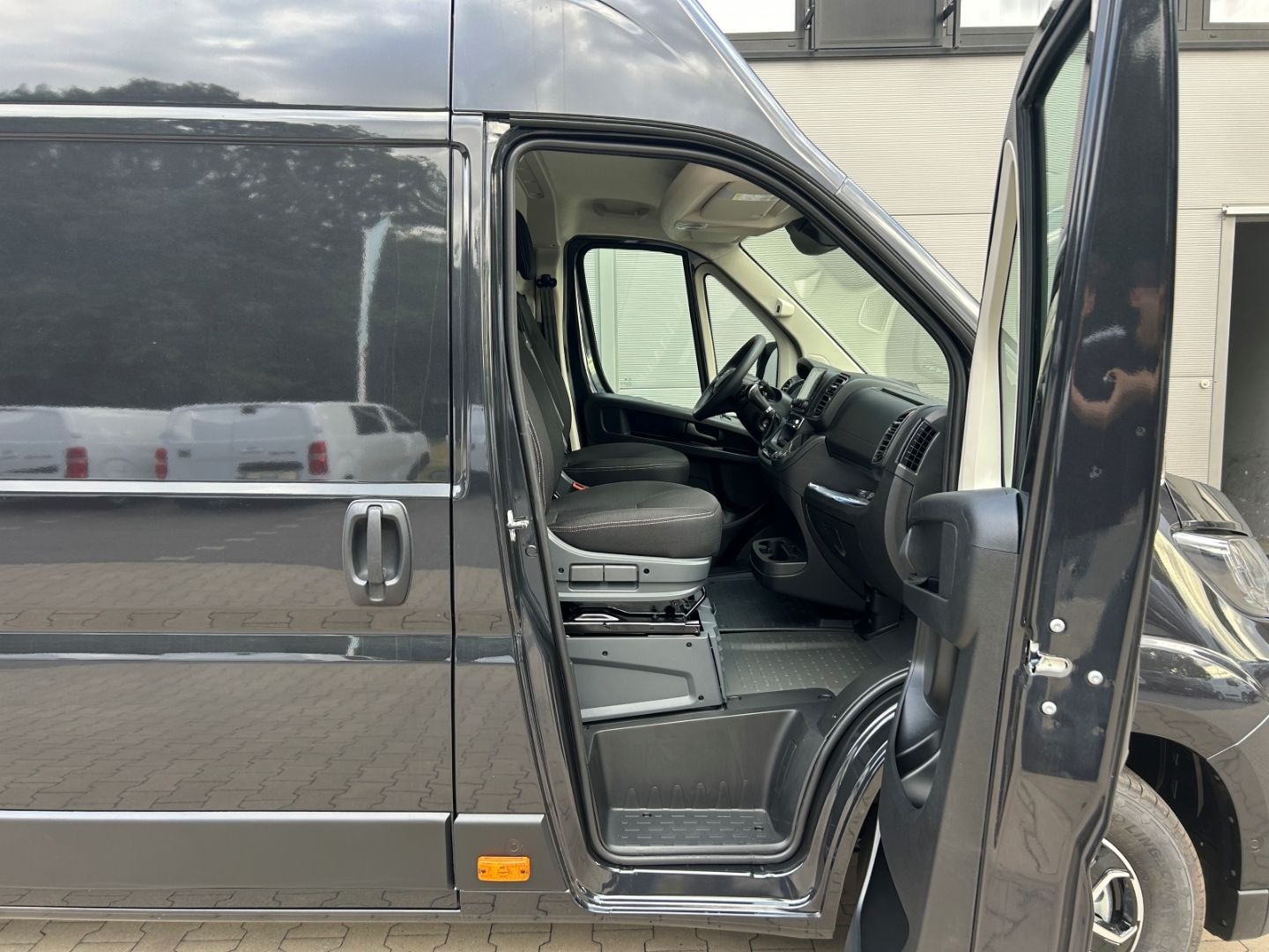Fahrzeugabbildung Fiat Ducato H3 Kastenwagen 35 L4H3 180 Multijet Maxi