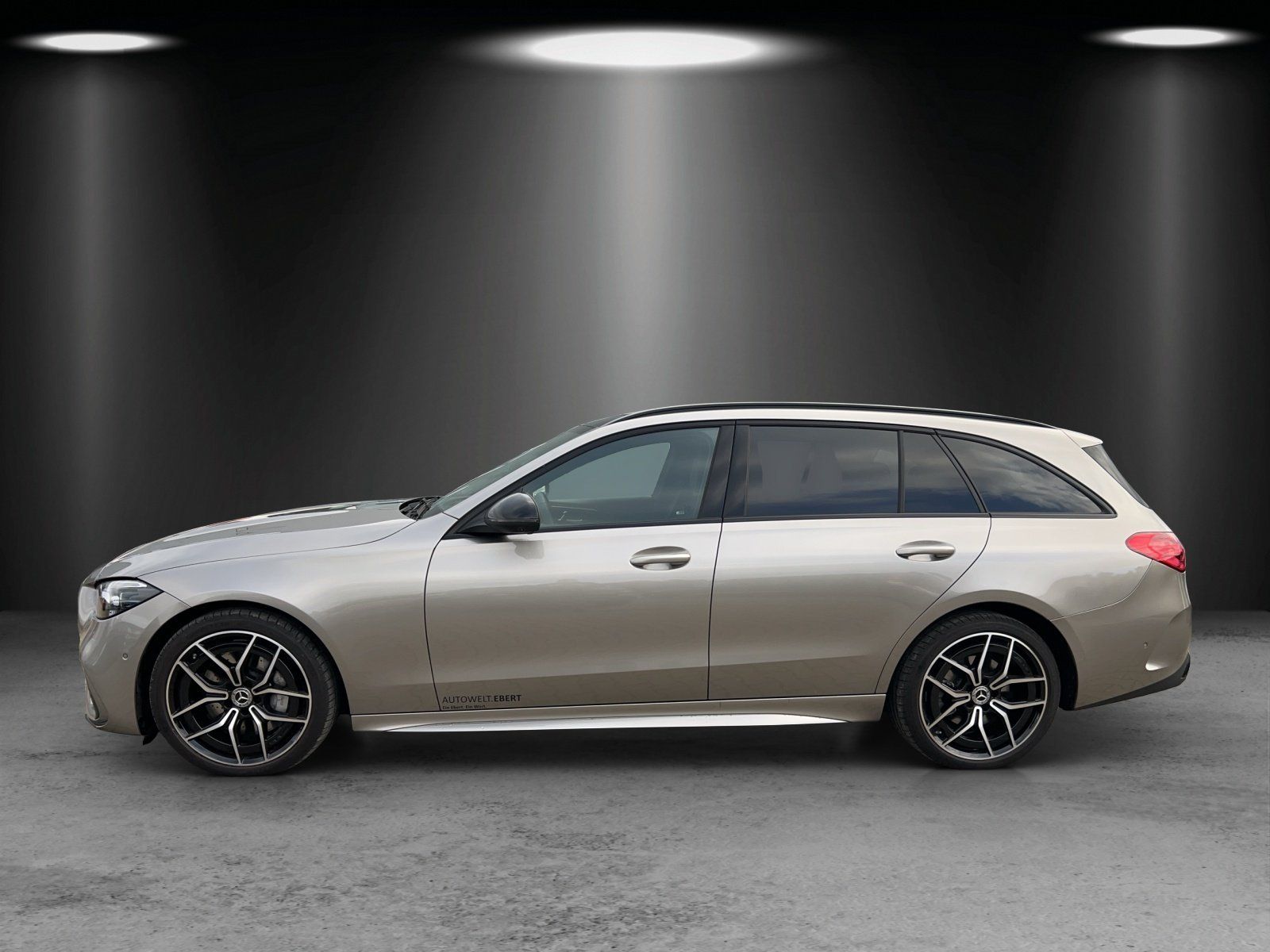 Fahrzeugabbildung Mercedes-Benz C 300d T AMG Pano DISTRO Burme AHK Digital 360°