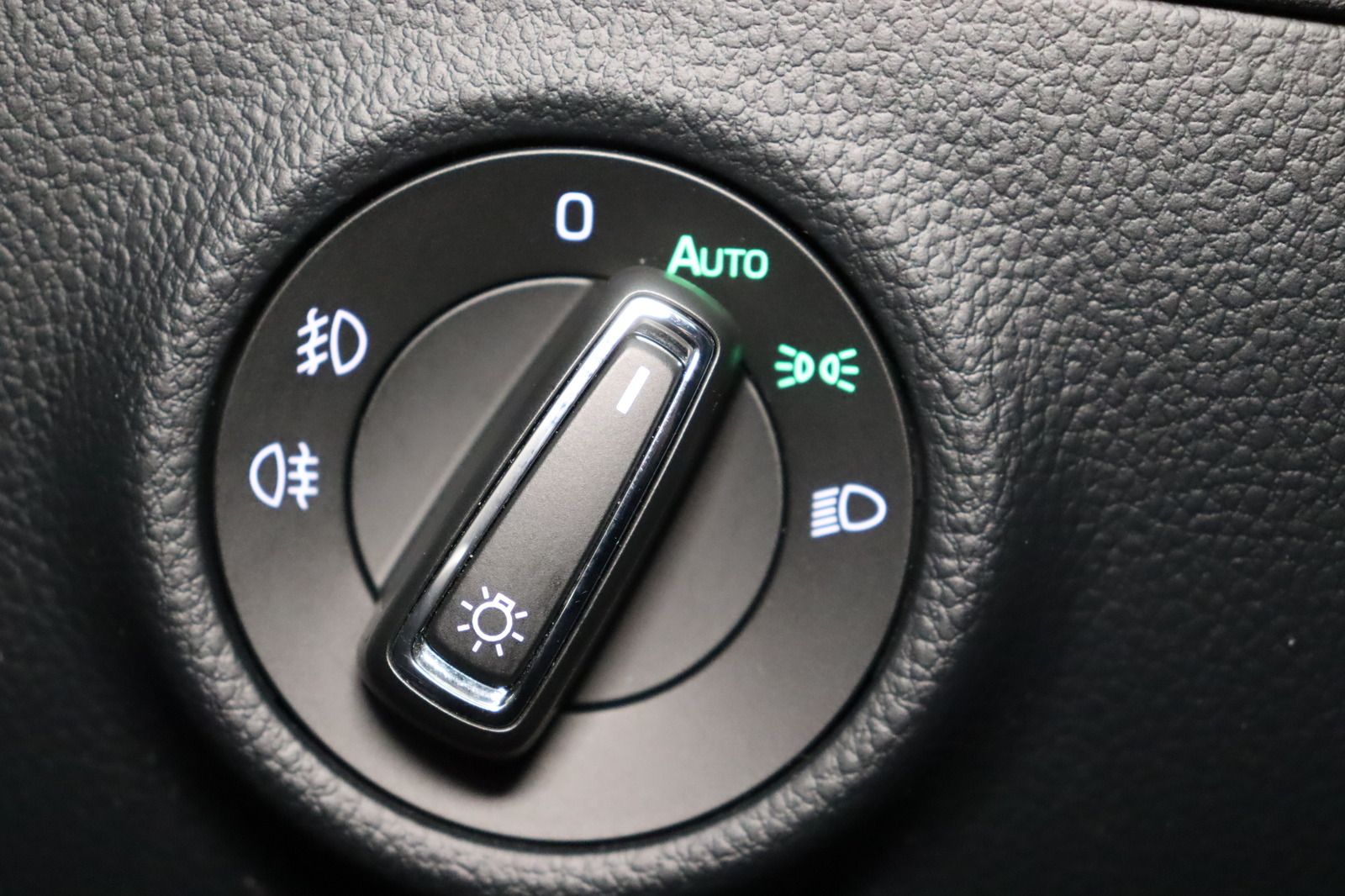 Fahrzeugabbildung SKODA Superb * Memory * PDC * Sithzg.