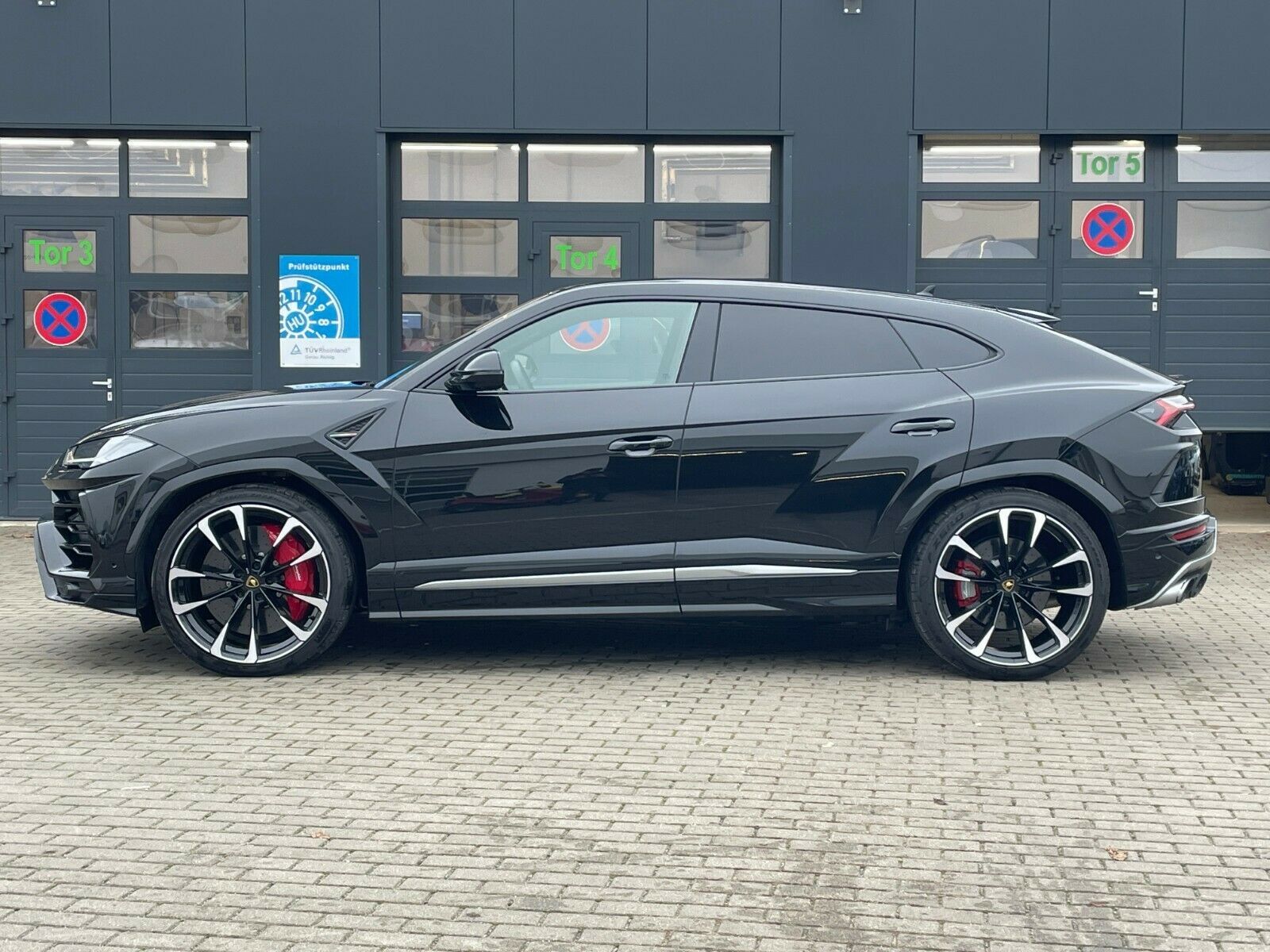 Fahrzeugabbildung Lamborghini Urus LP650 *PANO*Carbon*HeUp*23*Miete*Mietkauf*