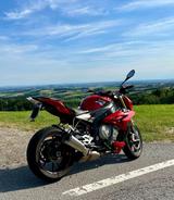 BMW S1000r